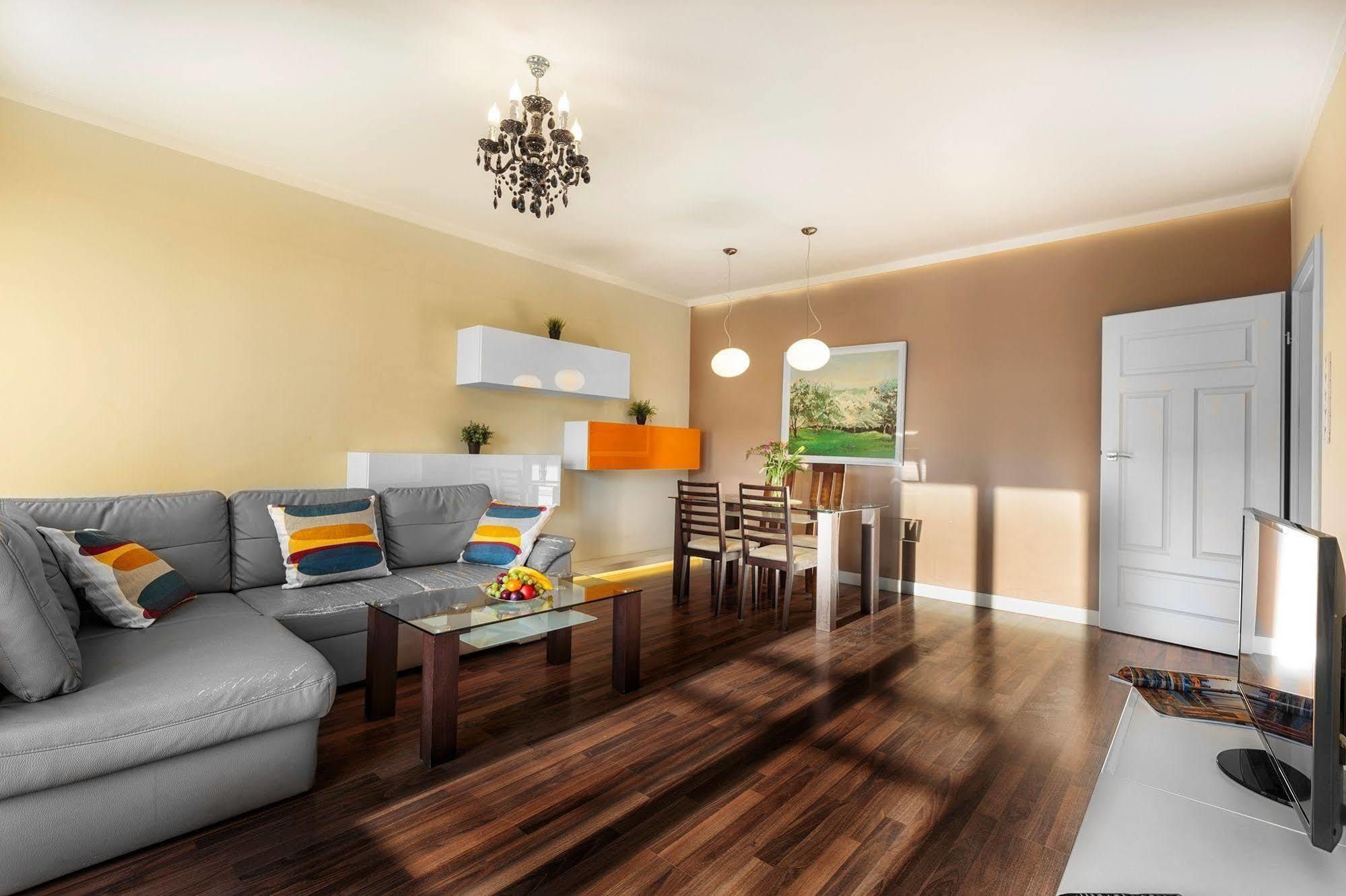 Apartamenty Aparts Lodz  Ngoại thất bức ảnh