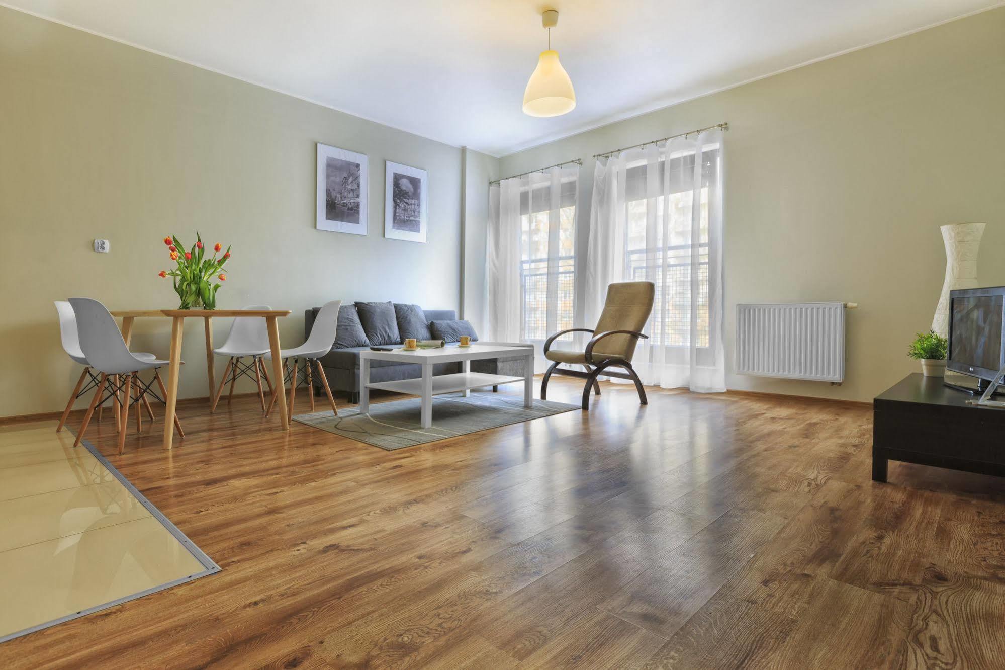 Apartamenty Aparts Lodz  Ngoại thất bức ảnh