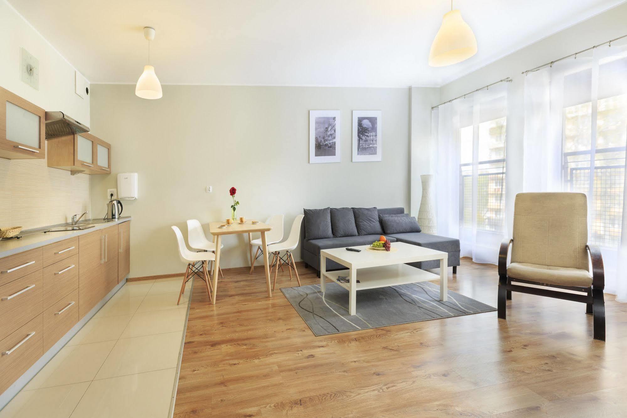 Apartamenty Aparts Lodz  Ngoại thất bức ảnh