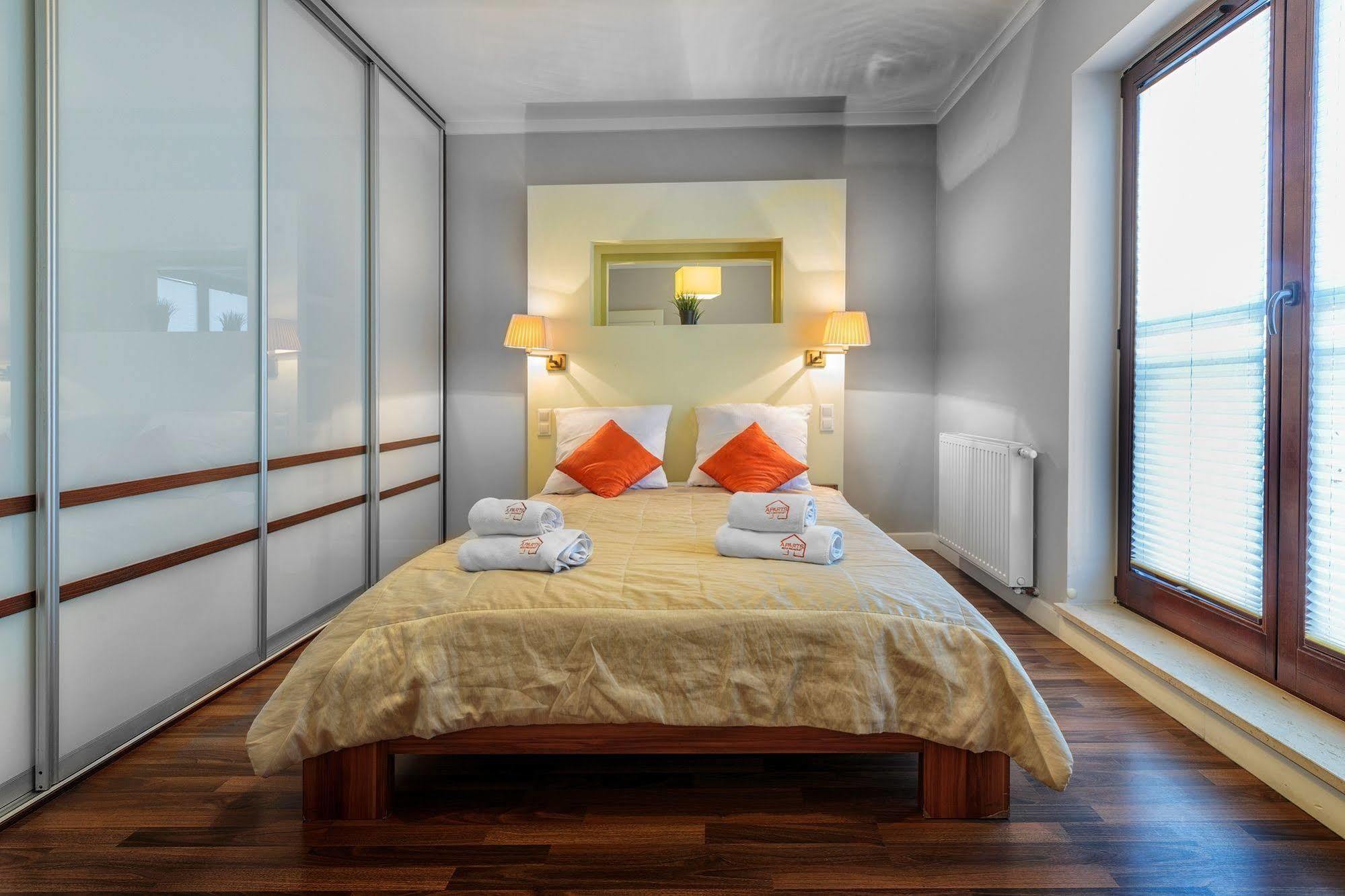 Apartamenty Aparts Lodz  Ngoại thất bức ảnh