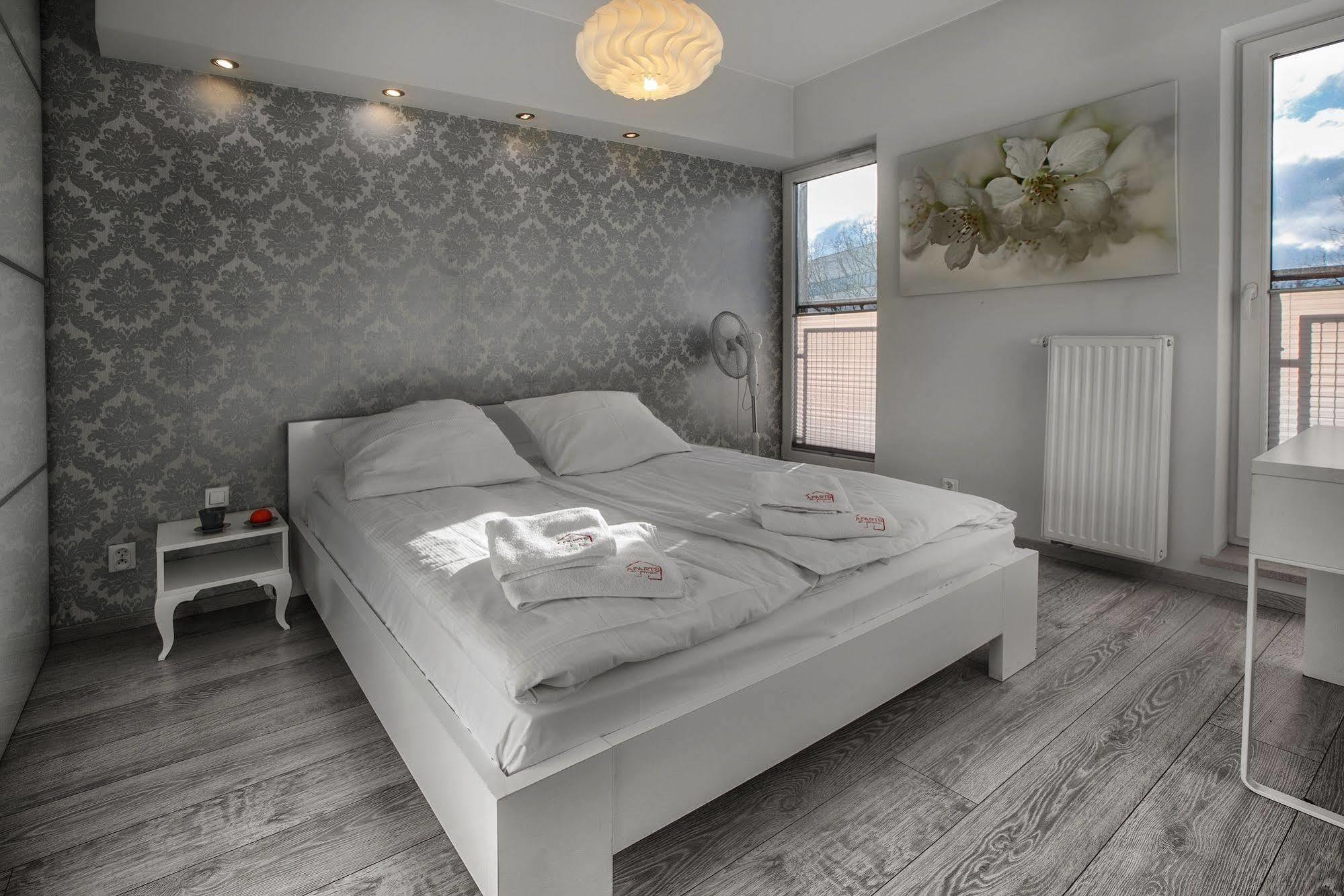 Apartamenty Aparts Lodz  Ngoại thất bức ảnh