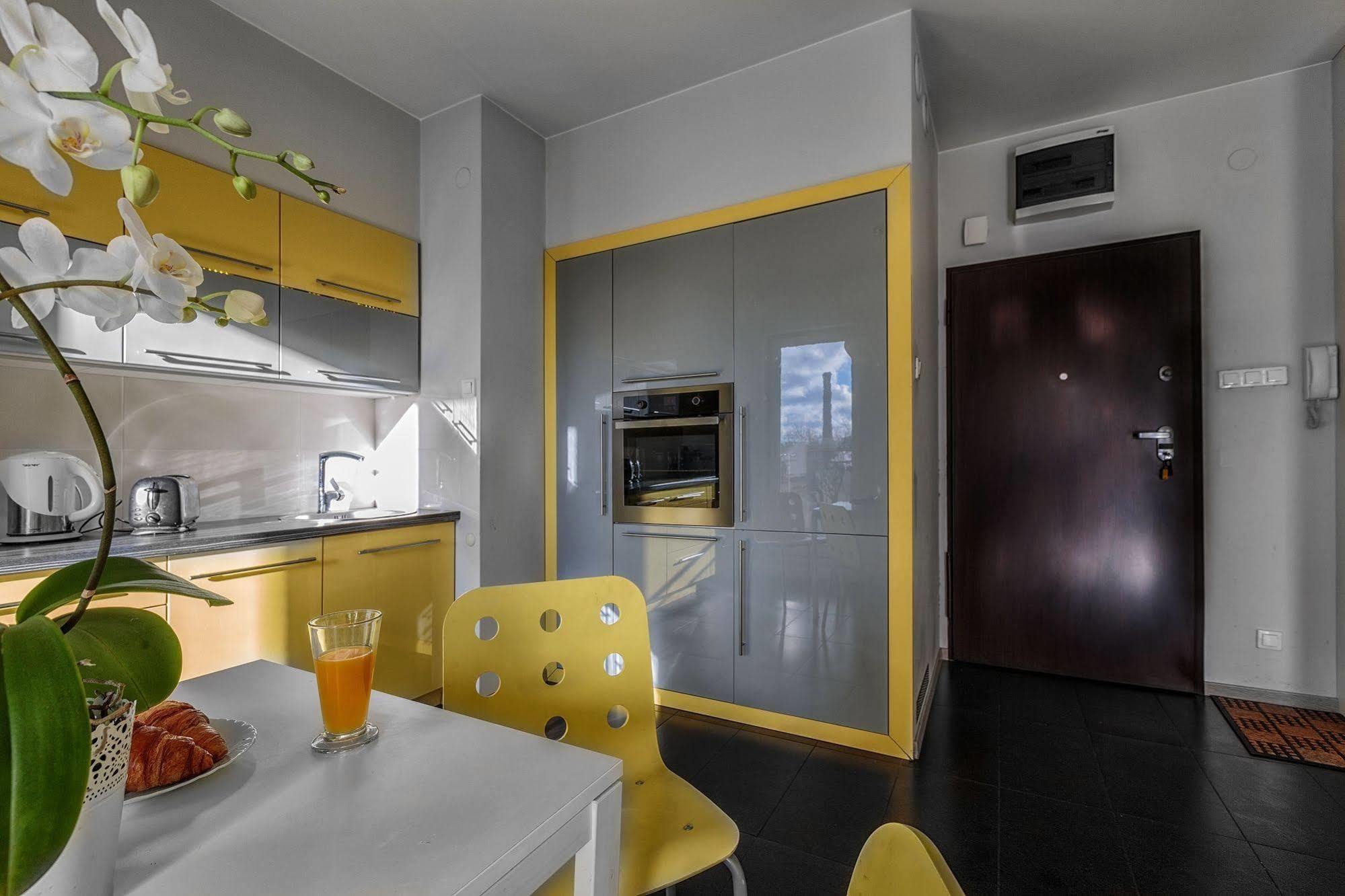 Apartamenty Aparts Lodz  Ngoại thất bức ảnh