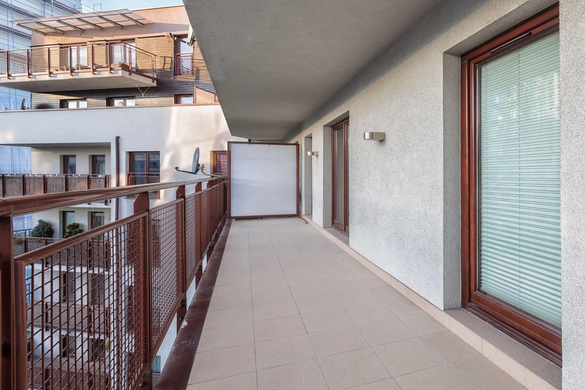 Apartamenty Aparts Lodz  Ngoại thất bức ảnh